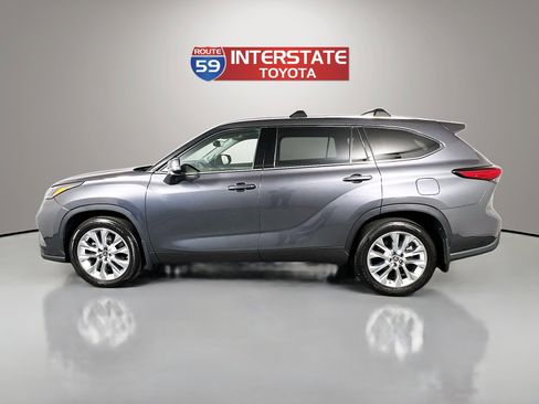 Used 2023 Toyota Highlander Limited AWD/4WD image 4