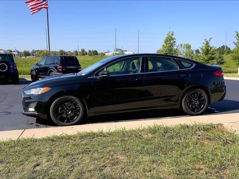 Used 2020 Ford Fusion SE w/ Equipment Group 151A FWD image 12