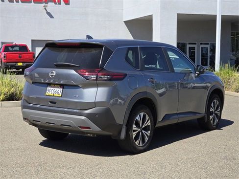 Used 2023 Nissan Rogue SV image 4