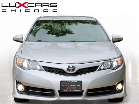Used 2012 Toyota Camry SE FWD image 2