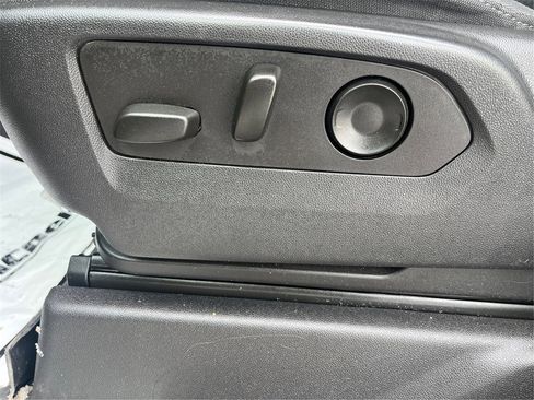 Used 2023 Chevrolet Silverado 1500 LT image 42