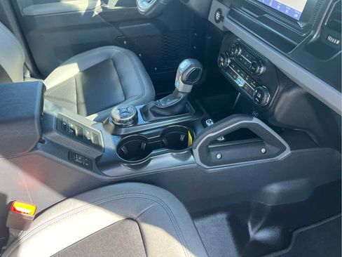 Used 2023 Ford Bronco Big Bend w/ Sasquatch Package image 18