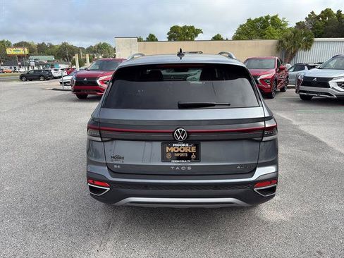 New 2026 Volkswagen Taos SE AWD/4WD image 5