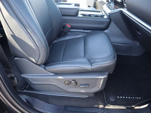 New 2026 Ford Expedition Platinum w/ Stealth Appearance Package image 15