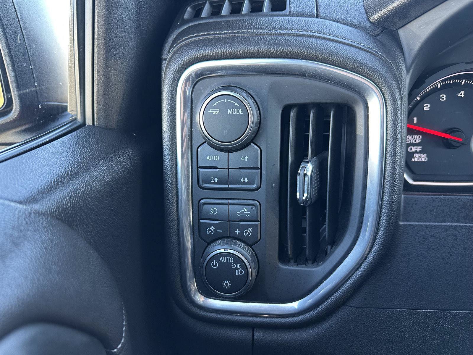Used 2020 Chevrolet Silverado 1500 RST AWD/4WD image 30