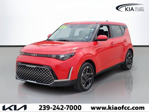 Used 2025 Kia Soul EX FWD image 3
