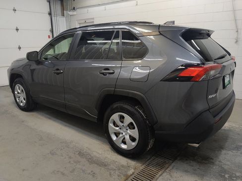 Used 2019 Toyota RAV4 LE FWD image 3