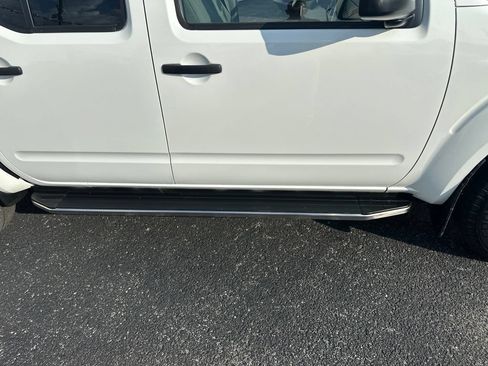 Used 2014 Nissan Frontier SV w/ SV Value Truck Package AWD/4WD image 23