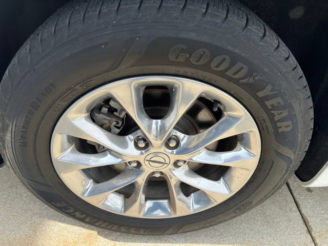 Used 2023 Chrysler Pacifica Touring-L AWD/4WD image 7
