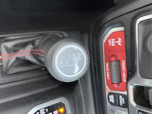 Used 2021 Jeep Wrangler Unlimited Rubicon image 32