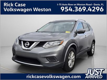 Used 2016 Nissan Rogue SV w/ SV Premium Package