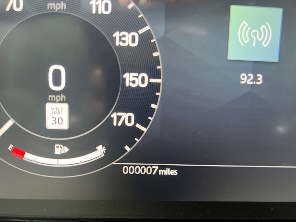 New 2025 Land Rover Discovery Sport S AWD/4WD image 19