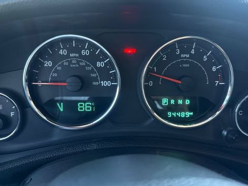 Used 2015 Jeep Wrangler Unlimited Sahara AWD/4WD image 21