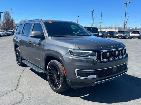 Used 2022 Jeep Wagoneer Series III w/ Flexible Seating Group image 4