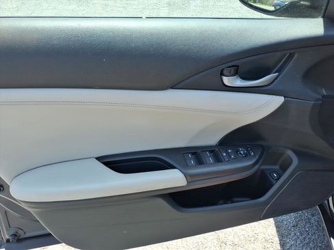 Used 2020 Honda Insight Touring image 16