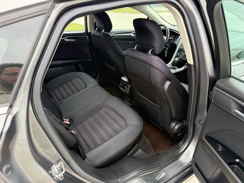 Used 2014 Ford Fusion SE w/ Equipment Group 201A image 22