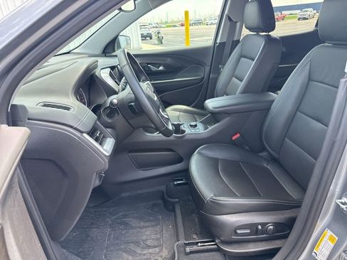 Used 2024 GMC Terrain SLT w/ Infotainment Package II image 13