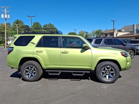 Used 2023 Toyota 4Runner TRD Off-Road Premium image 8