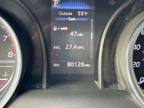 Certified 2018 Toyota Camry LE image 30