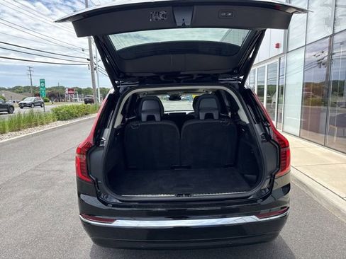Certified 2025 Volvo XC90 B6 Plus AWD/4WD image 11