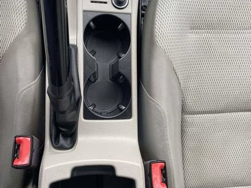 Used 2017 Volkswagen Golf S FWD image 40