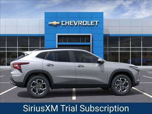New 2026 Chevrolet Trax LT w/ Driver Confidence Package image 5