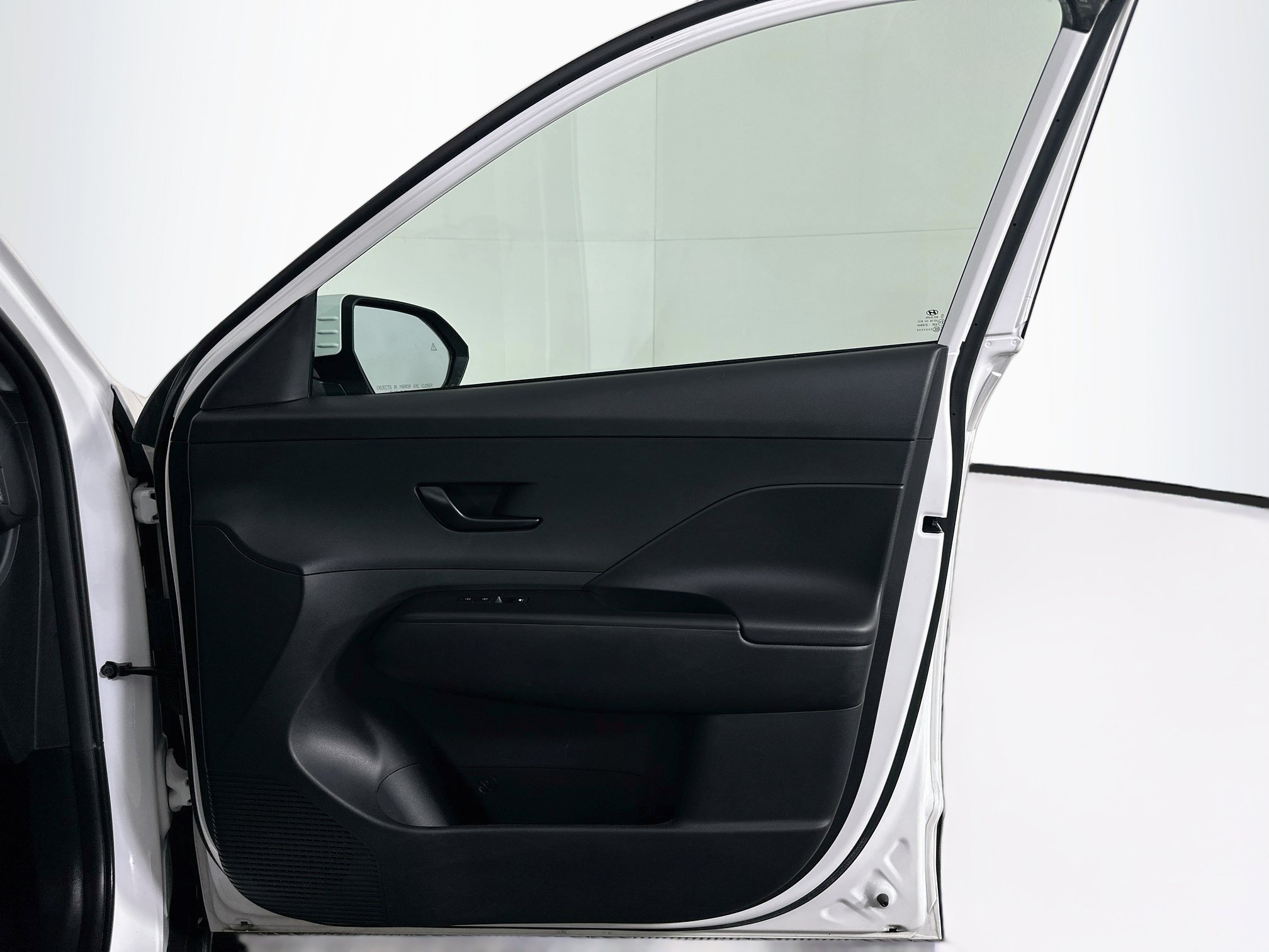 Used 2025 Hyundai Kona SEL FWD image 32
