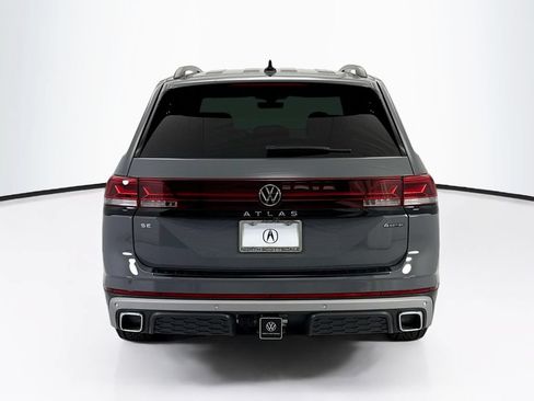 Used 2025 Volkswagen Atlas Peak Edition SE AWD/4WD image 6