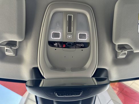 Used 2025 Volvo XC90 B6 Ultra w/ Protection Package Premier image 38