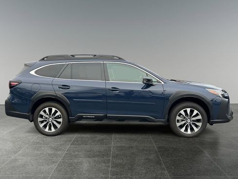 Used 2025 Subaru Outback Limited image 8