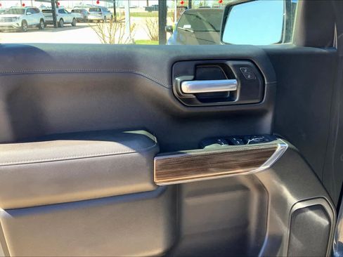 Used 2021 Chevrolet Silverado 1500 LT image 23