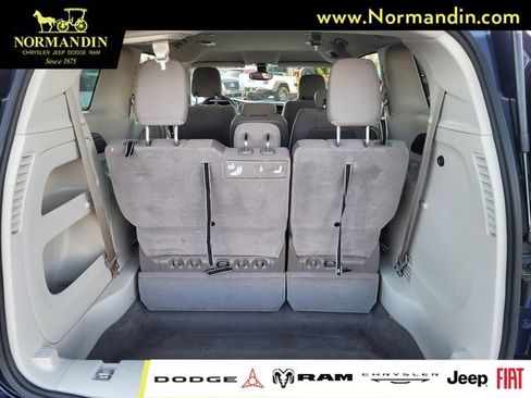 Used 2017 Chrysler Pacifica LX FWD image 19