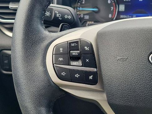 Certified 2021 Ford Explorer XLT w/ Equipment Group 202A AWD/4WD image 25
