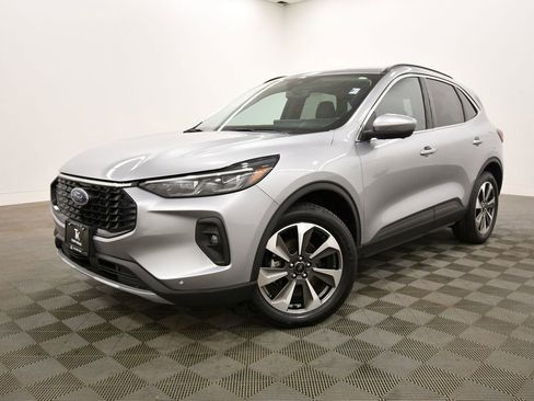Used 2024 Ford Escape Platinum AWD/4WD image 2