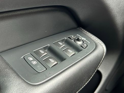 Used 2022 Volvo XC60 T8 Inscription w/ Advanced Package image 40