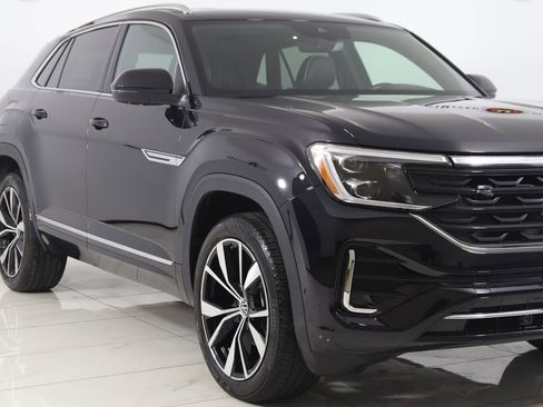 Used 2025 Volkswagen Atlas Cross Sport SEL Premium R-Line AWD/4WD image 39