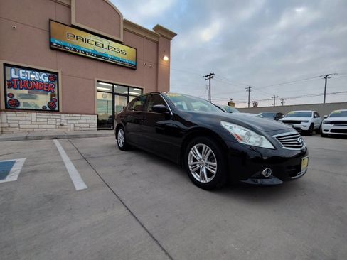 Used 2013 INFINITI G37 x w/ Premium Pkg image 2