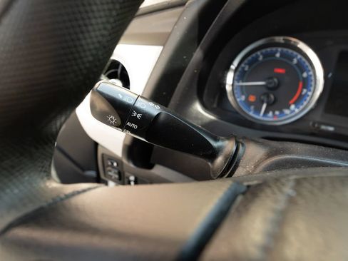 Used 2019 Toyota Corolla LE FWD image 40