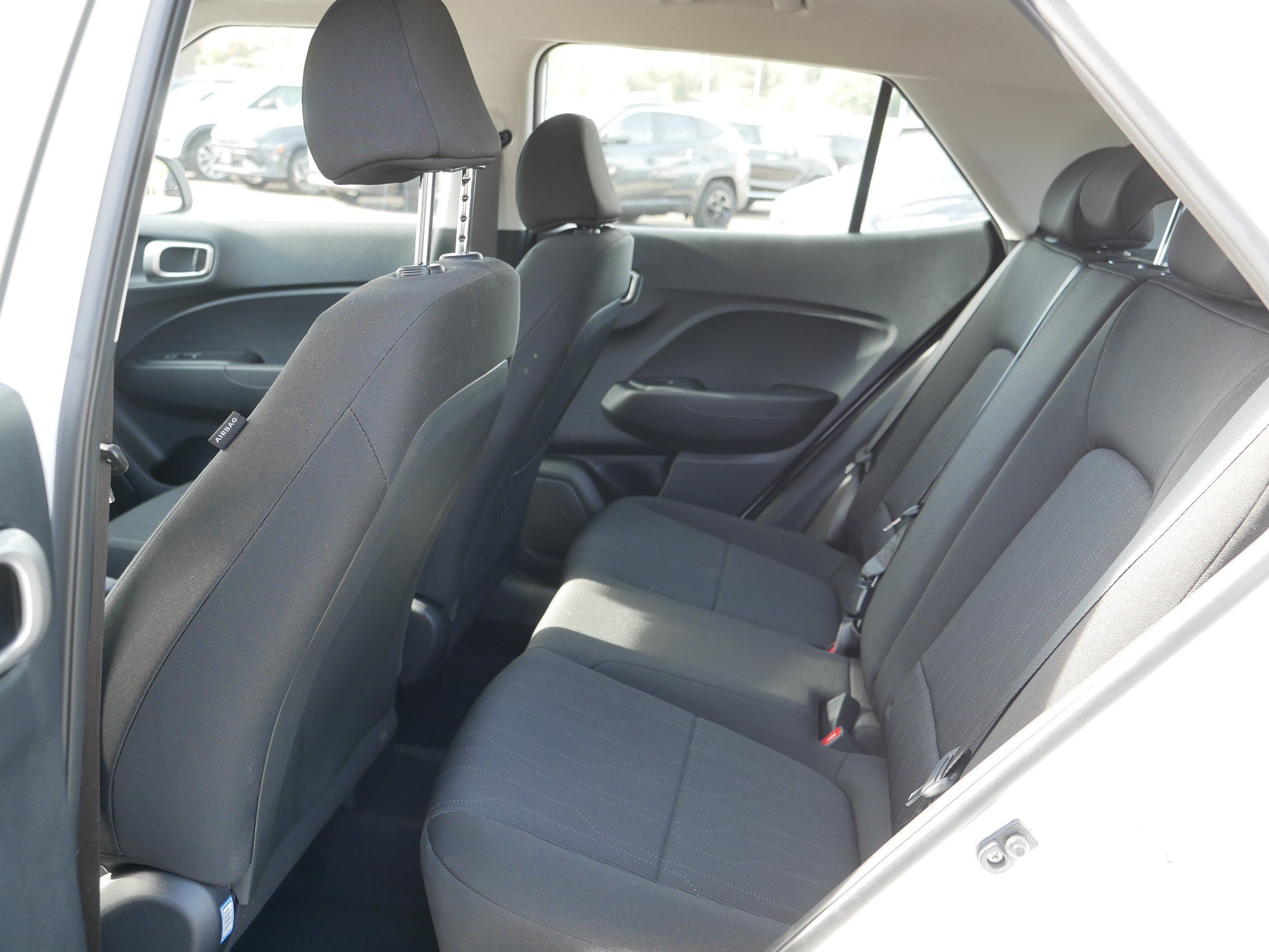 Used 2023 Hyundai Venue SE FWD image 16