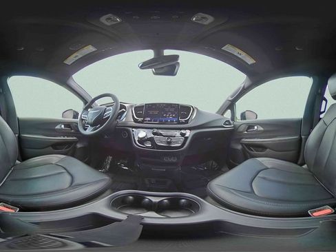 Used 2025 Chrysler Pacifica Select FWD image 37