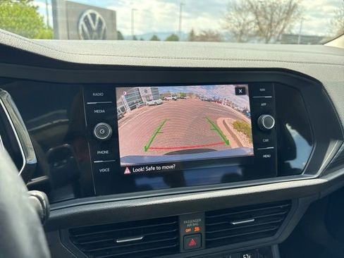Certified 2022 Volkswagen Jetta SEL FWD image 22
