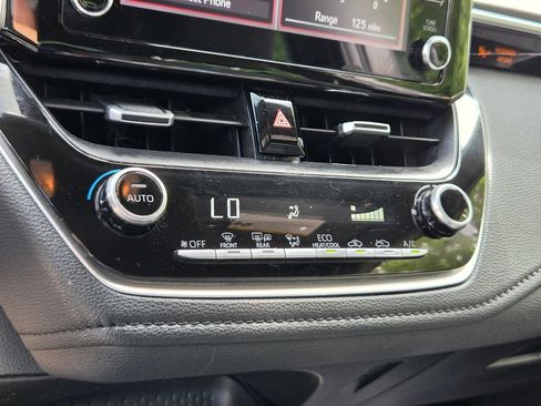 Used 2020 Toyota Corolla SE FWD image 19