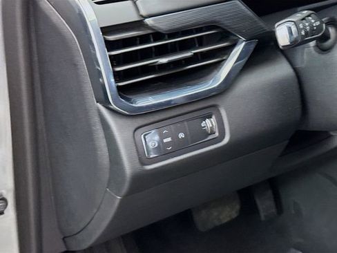 Used 2025 GMC Acadia Elevation image 12