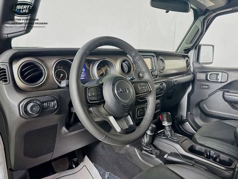 Used 2018 Jeep Wrangler Unlimited Sport S image 9