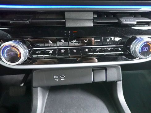 Used 2025 Honda Prologue Touring image 13