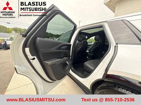 Used 2024 Cadillac Lyriq Luxury AWD/4WD image 39