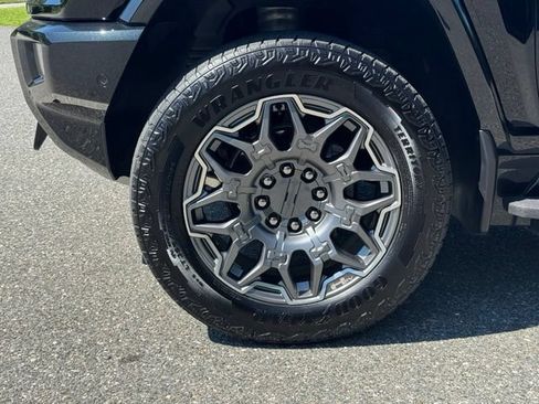 Used 2024 GMC Hummer EV 3X AWD/4WD image 10