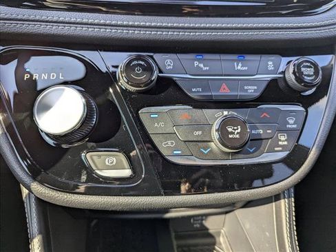 New 2026 Chrysler Pacifica Limited w/ S Appearance Package image 20