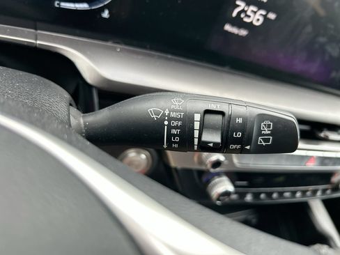 Used 2024 Kia Telluride LX FWD image 19