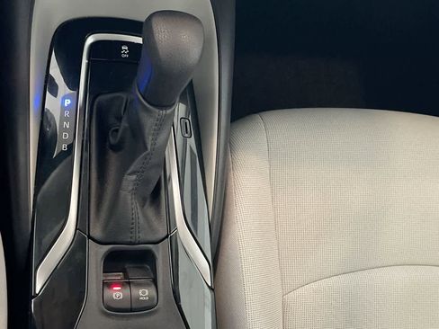 Used 2022 Toyota Corolla LE image 20